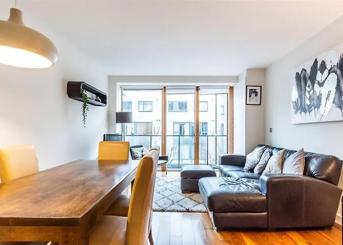 Grand Canal 2 Bedroom Flat
